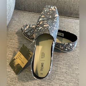 NWT Toms Classic Canvas slip ons size 8 in Iron Grey Metallic Granite Fleck